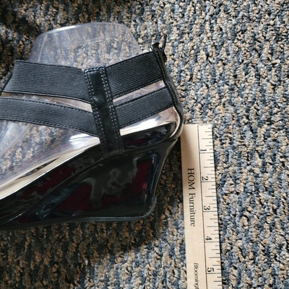 Black Kenneth Cole Strappy Sandals Size 7.5 - Picture 6 of 12